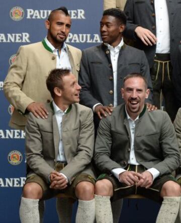 Arturo Vidal, durante una sesión de fotos en un acto promocional del Bayern Munich.