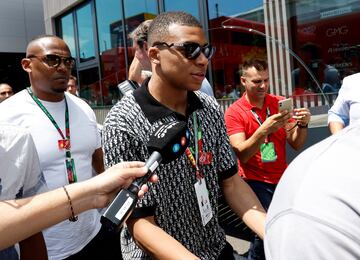 Kylian Mbappé a su llegada al Circuito de Montmeló.