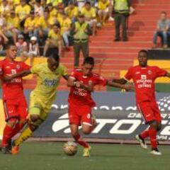 Envigado golea a Fortaleza y lo hunde en la tabla del descenso