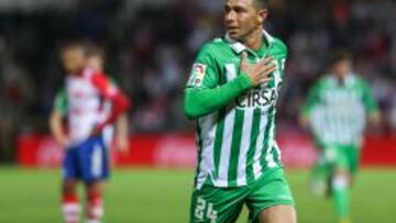 Rubén Castro celebra uno de sus goles.