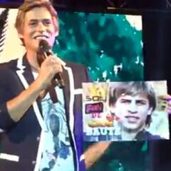 El 'troleo' a Carlos Baute en pleno concierto con una foto de Gerard Piqué