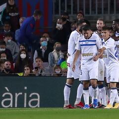 Aprobados y suspensos del Alavés: primer empate de la temporada en Can Barça