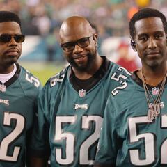 Who will sing the national anthem in the Jets - 49ers Monday Night Football season opener?