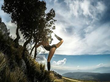 Otra de las posturas de Yoga de Maria Petterson