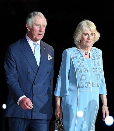 Camila de Cornualles y Carlos de Gales.