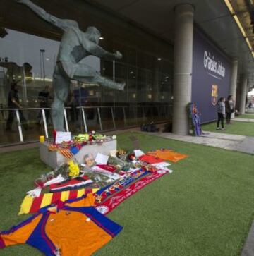 El improvisado homenaje de la afición culé a Johan Cruyff