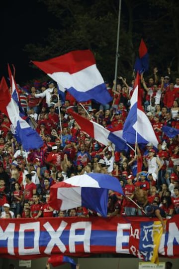 Los hinchas del DIM prendieron la fiesta de la final en Medellín