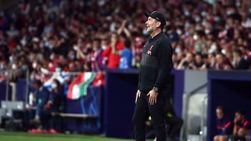 After losing 3-2 to Liverpool last night, Atlético coach Diego Simeone did not shake hands with Jurgen Klopp, saying the action feels forced.