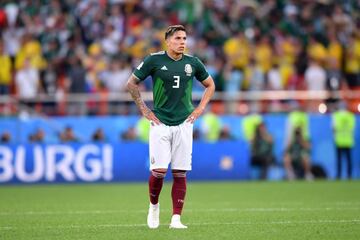 Carlos Salcedo, otro de los jugadores señalados por el mal partido de México.