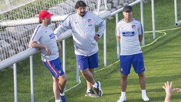 11/07/18
MONO BURGOS , SIMEONE
ENTRENAMIENTO ATLETICO DE MADRID
CERRO DEL ESPINO , MAJADAHONDA PRETEMPORADA