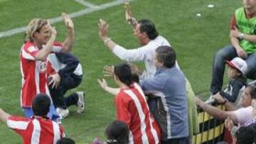 <b>FELICIDAD.</b> El Atlético sigue en puestos de Liga de Campeones depués de golear al Almería.