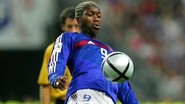 Djibril Cissé en un partido con Francia