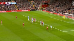 La locura de gol de falta en el Liverpool-City que recuerda a la de Roberto Carlos en el 97: qué pasada