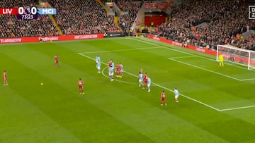 La locura de gol de falta en el Liverpool-City que recuerda a la de Roberto Carlos en el 97: qué pasada