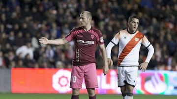 Ucrania condena los insultos a Zozulya de la afición del Rayo