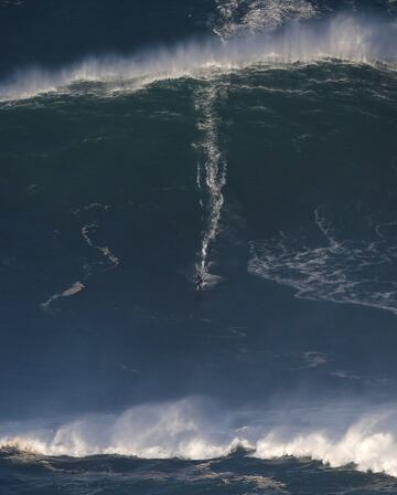 Las olas de Epsilon en Nazaré.