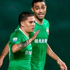 Juanfer brilla en 20 minutos y anota golazo con Shenzhen