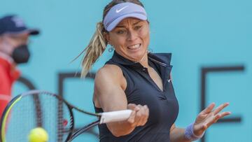 Paula Badosa devuelve una bola durante su partido ante Belinda Bencic en el Mutua Madrid Open.