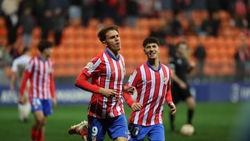 Adrián Niño celebra su segundo gol al Murcia.