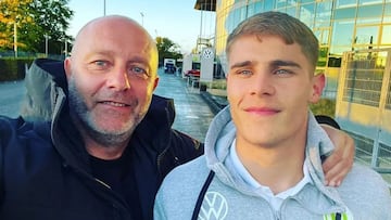 Marcel Van de Ven, junto a su hijo Micky.