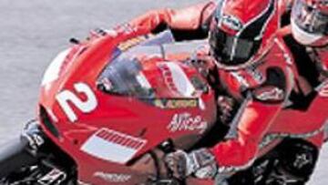 <b>"IMPRESIONANTE". </b>El alemán (detrás) elogió las sensaciones.