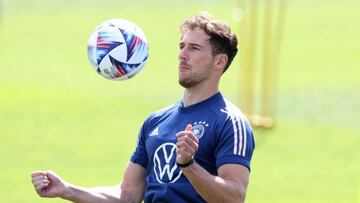 Goretzka se entrena con la selección alemana.