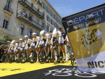 Momento de la salida del equipo Argos-Shimano.