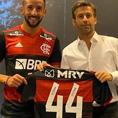 ¿Qué número usará? Mauricio Isla firmó contrato en Flamengo