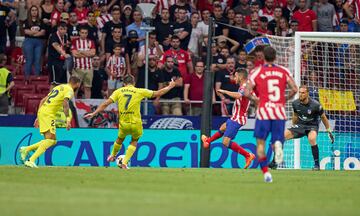 Momento del disparo de Gerard Moreno para hacer el 0-2.