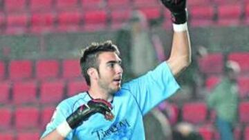 <b>FIRME. </b>Roberto celebra un gol durante su periplo en el Nástic.