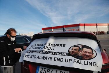 Caravana contra la gestión de Lim.