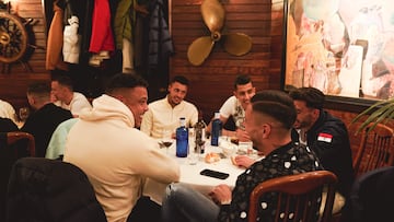 Ronaldo, con algunos jugadores del Real Valladolid.