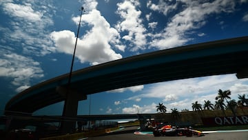 Max Verstappen pilota el Red Bull durante el GP de Miami de F1.