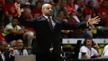 El club de Tony Parker echa por "mala conducta" al técnico