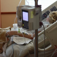 Una embarazada tiene que pagar hasta 10.000 euros por dar a luz y se va a la sanidad pública: “Entré en pánico”