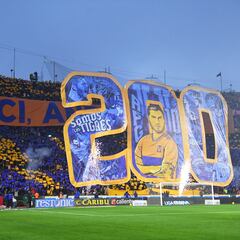 Increíble homenaje en el ‘Volcán’ a André-Pierre Gignac por sus 200 goles