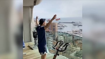 El TikTok viral de Cesc: "¡Buenos días vecinos!" "¡Que te jod...!"