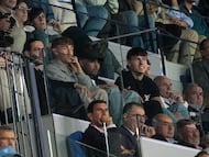 Dean Huijsen, en el palco de La Rosaleda durante el Málaga-Castellón.