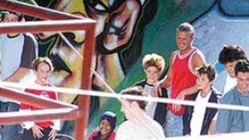 <B>RAP Y GRAFITTIS</B>. Por la tarde, Beckham se desplazó al Parque del Patín de Las Rozas para rodar un anuncio. Los graffitis y el rap fueron los protagonistas.