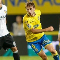 Samper deja de pertenecer a Las Palmas; Emenike, último fichaje