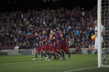 Celebración del gol de Neymar que hace el 4-0 ante el Granada.