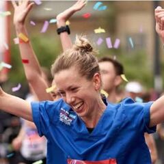 El Libro Guinness otorga un récord del mundo a una atleta tras ir vestida de enfermera