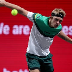 Davidovich reacciona a tiempo en un loco partido ante Novak