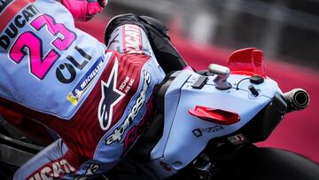 Alas en el col¨ªn de la Ducati de Bastianini.