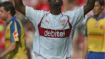 <b>HAT-TRICK. </b>El ariete brasileño Cacau se convirtió en el protagonista del partido con sus tres goles.