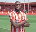 Koné por fin es delantero del Almería