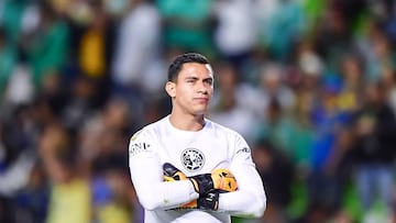 Luis Malagon of America during the 6th round match between Leon and America as part of the Torneo Clausura 2024 Liga BBVA MX at Nou Camp Stadium on February 10, 2024 in Leon Guanajuato, Mexico.