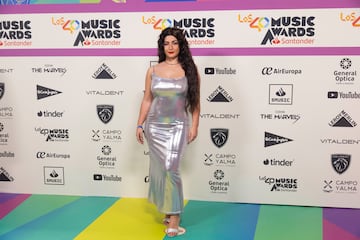La Pelo a su llegada al photocall de LOS40 Music Awards Santander.