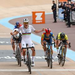 Remontada de Kopecky en el velódromo de Roubaix