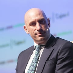 Rubiales: "UEFA es el único vehículo capaz de vertebrar la transformación del fútbol"
